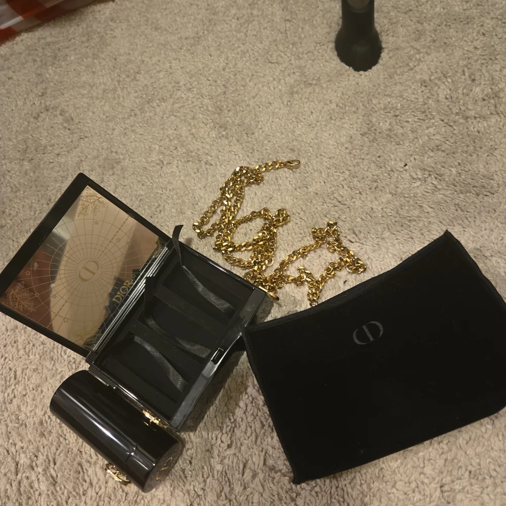 Dior lipstick clutch - Picture 4 of 6